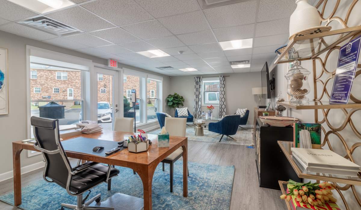 front desk at Landmark at Tuckahoe in Henrico, Virginia