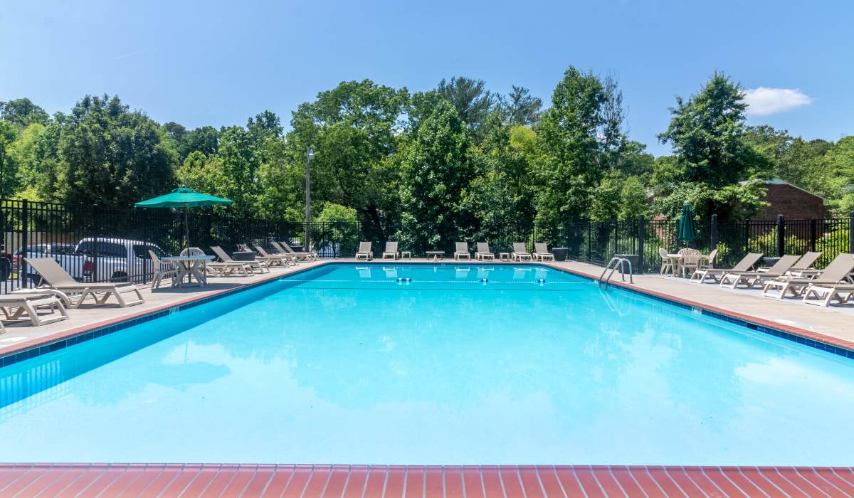 Luxurious pool and deck at Landmark at Patterson in Richmond, Virginia
