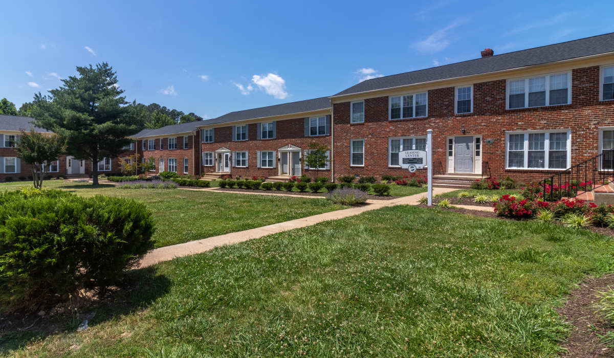 Exterior view of the leasing center at Landmark at Patterson in Richmond, Virginia