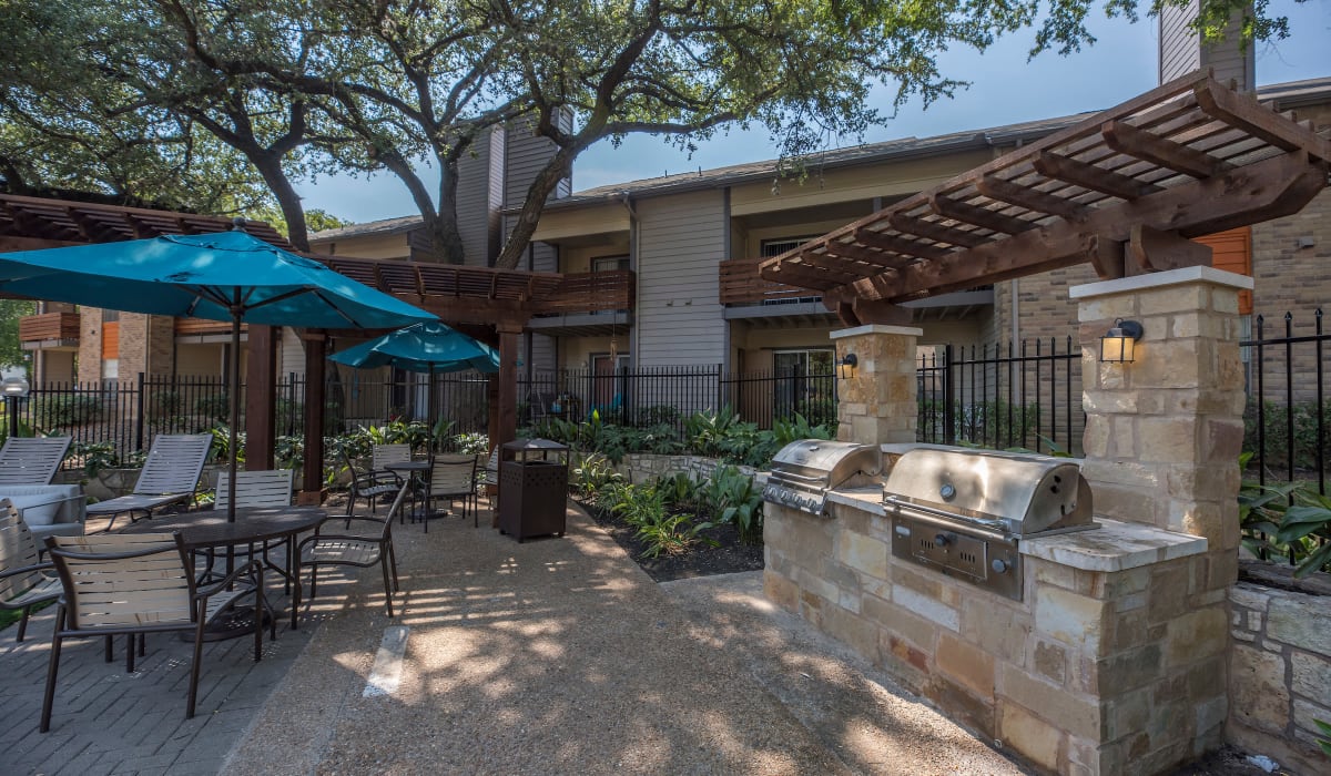 Outdoor bbq at Grace Woods in Austin, Texas