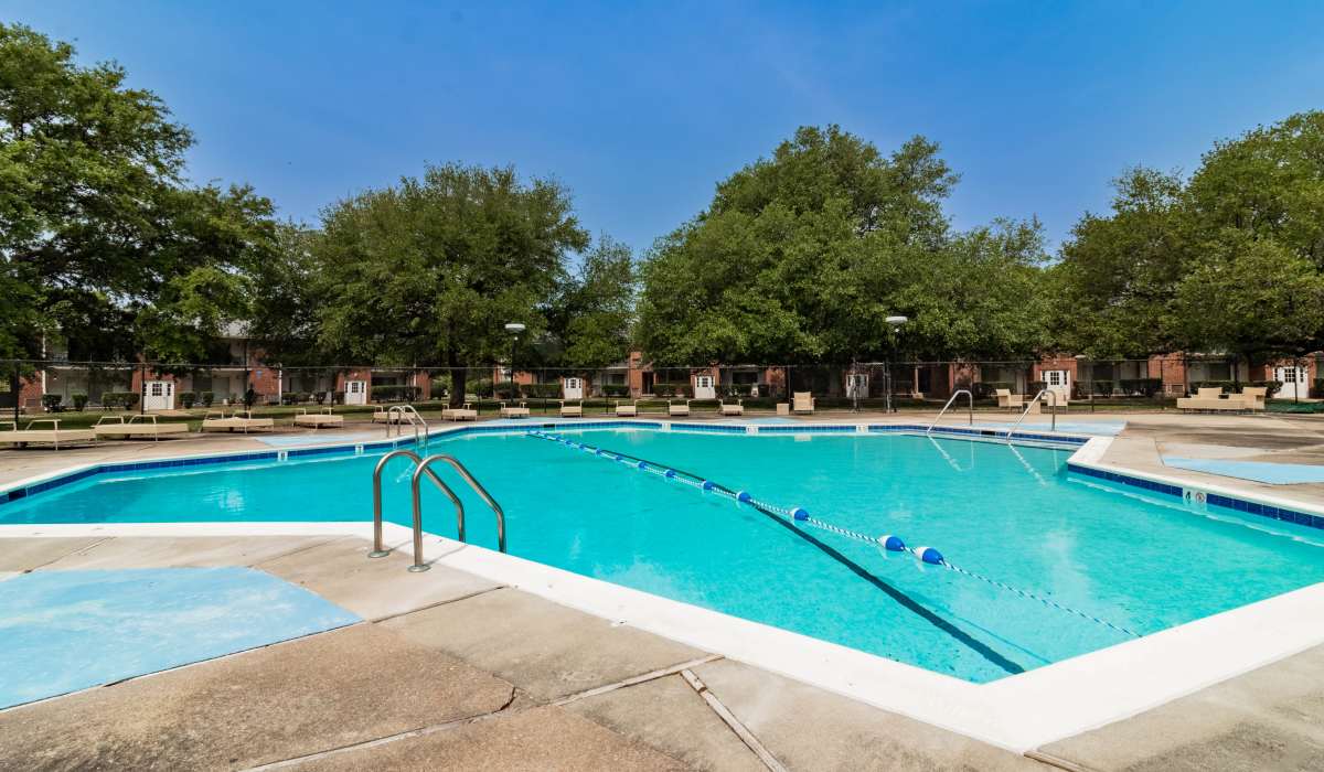 Tennis court at Country Club Apartments in Hampton, Virginia