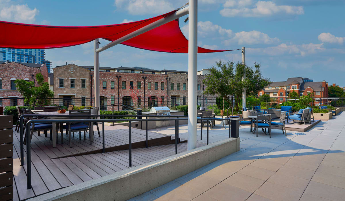Rooftop terrace at Taylor Lofts in Dallas, Texas