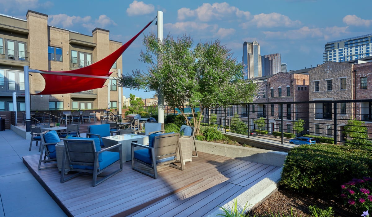 Rooftop terrace at Taylor Lofts in Dallas, Texas