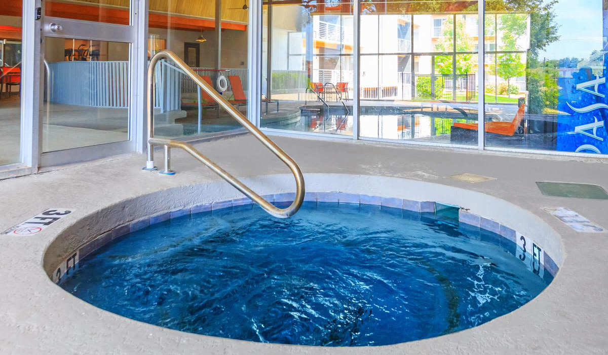 Hot tub at The Pearl at Midtown in Dallas, Texas