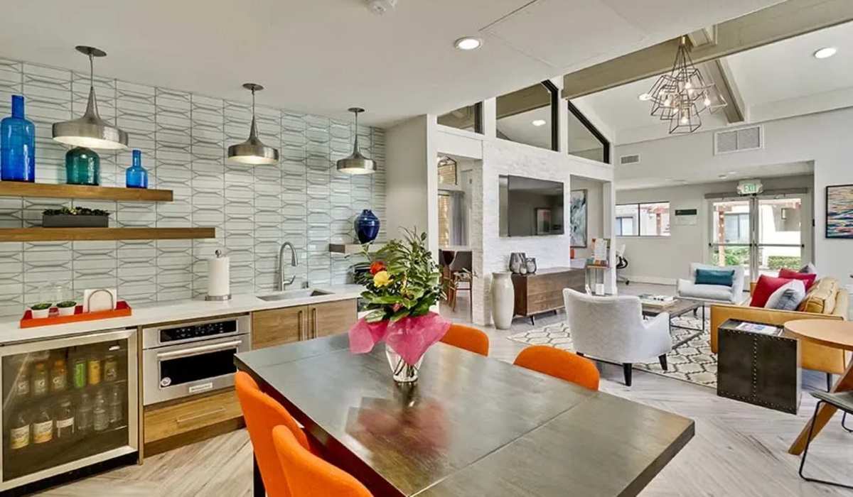 Community area of Villas Willow Glen in San Jose, California