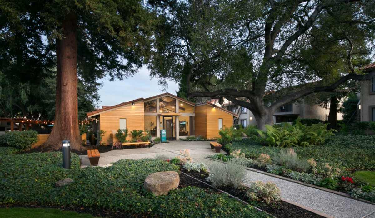 Community area of Villas Willow Glen in San Jose, California