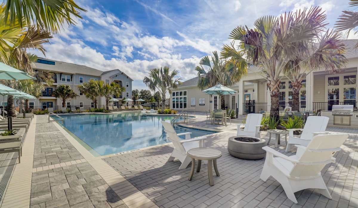 Swimming pool and lounge seating at Seaton Preserve in Jacksonville, Florida