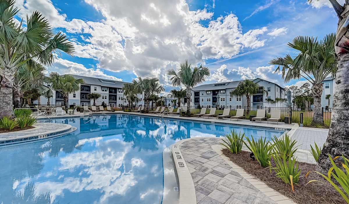 Wide view of our swimming pool area at Collins Preserve in Jacksonville, Florida