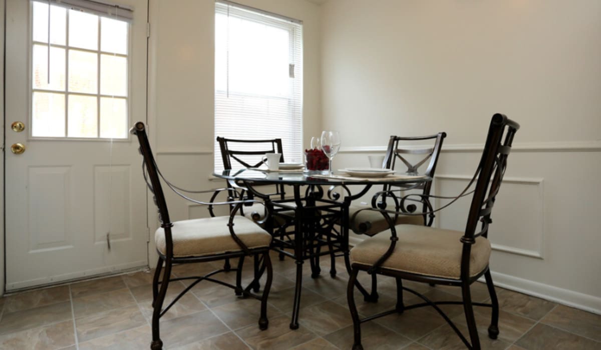 Dining area at Morningside Apartments in Richmond, Virginia