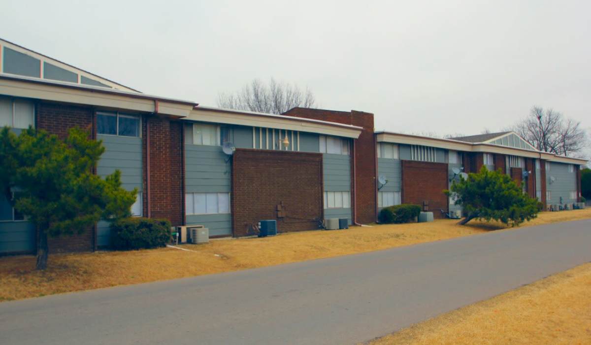 Community area at Magnolia Creek Apartments in Tulsa, Oklahoma