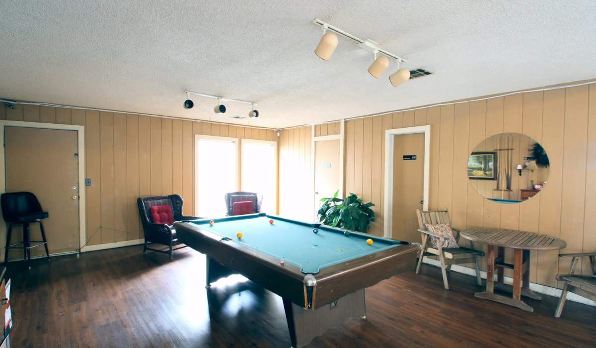 Community space in Magnolia Creek Apartments in Tulsa, Oklahoma