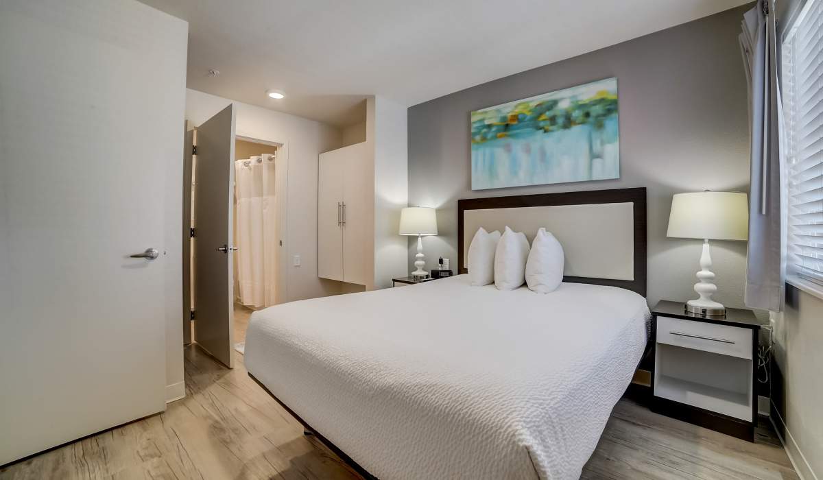 Bedroom with wall art Simplicity at the Rim in San Antonio, Texas