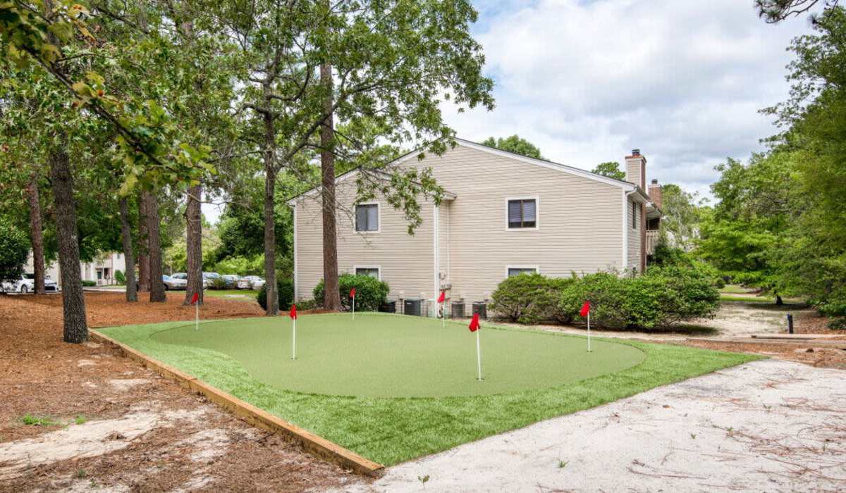 putting at Tanglewood Apartments in Southern Pines, North Carolina