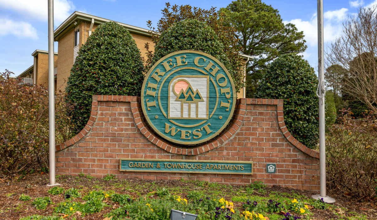 Big entrance sign at Three Chopt West Apartments in Henrico, Virginia
