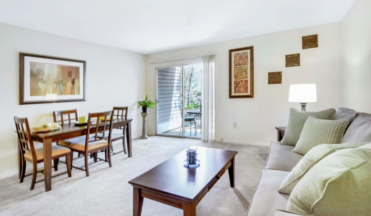living and dining area at North Slope Apartments in Richmond, Virginia
