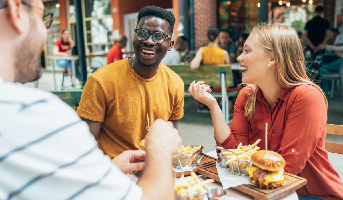 Friends dining at Indigo Stuart in Stuart, Florida