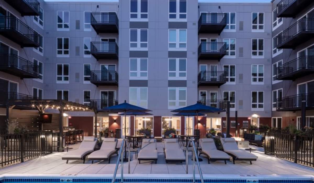 Luxury living at Ellison in Des Plaines, IL