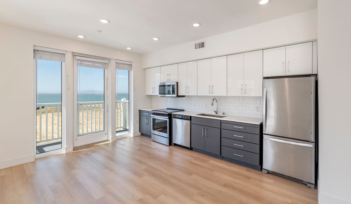apartment kitchen at The Dylan Apartment Homes in Hercules, California