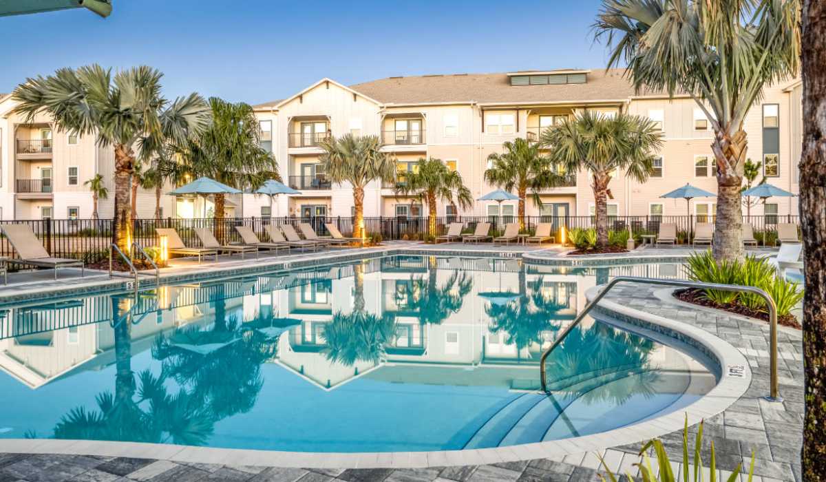 Swimming pool and lounge seating at Seaton Preserve in Jacksonville, Florida