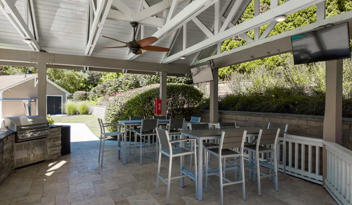 Outdoor seating area at Paddock Club Apartments in Florence, Kentucky