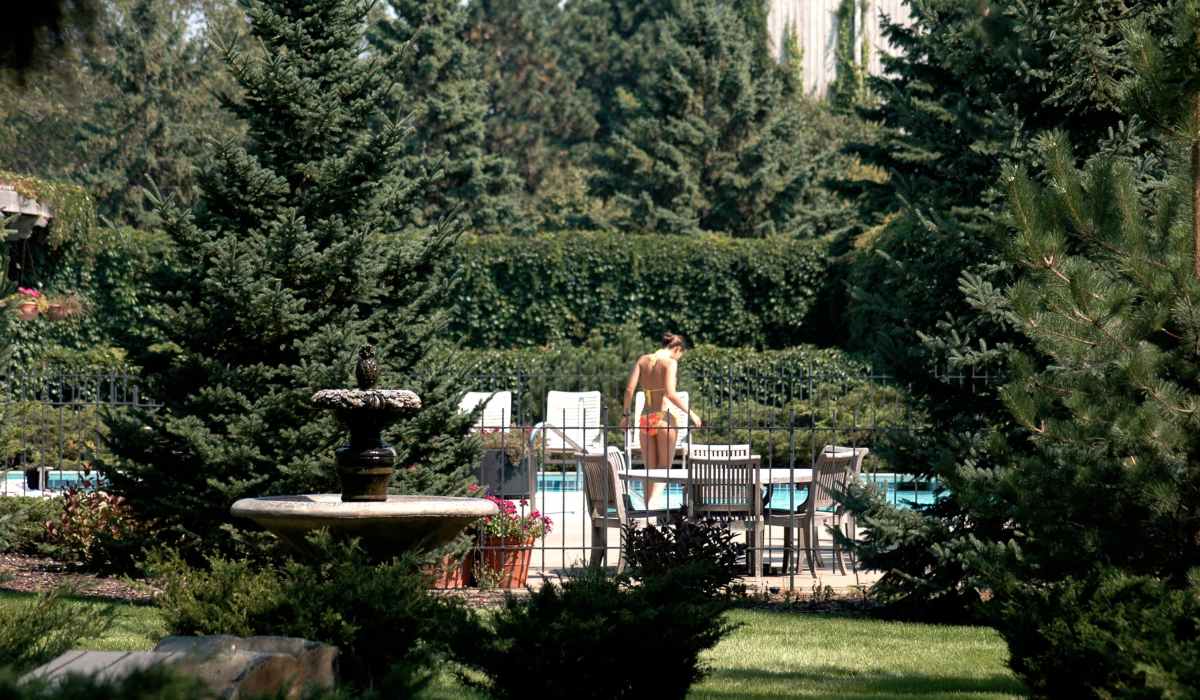 Outdoor pool at Cedars of Edina in Edina, Minnesota