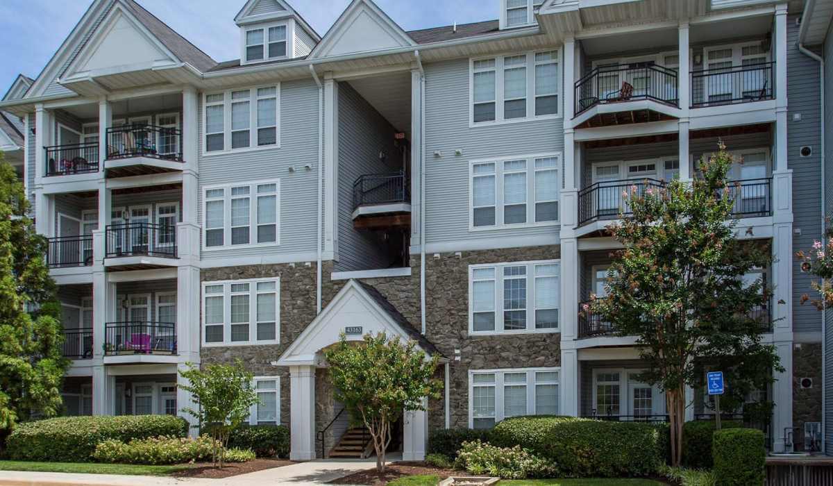 Community exterior view at Jefferson Arbors at Broadlands in Ashburn, Virginia 