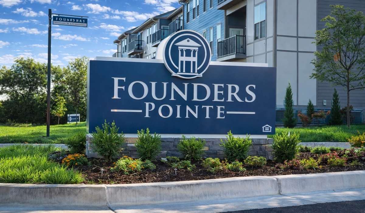 Sign board at Founders Pointe Apartments in Franklin, Indiana