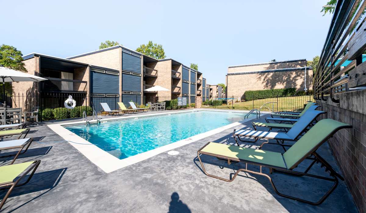 Swimming pool at Canyon and Knox Landing Apartments in Knoxville, Tennessee