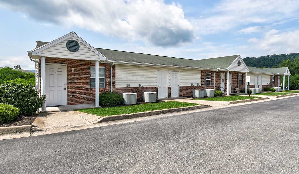 Apartments exterior view at Catawba Club in Berkeley Springs, West Virginia