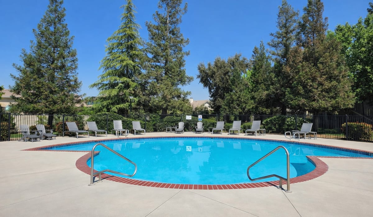 Resort-style swimming pool at Coventry Cove in Clovis, California