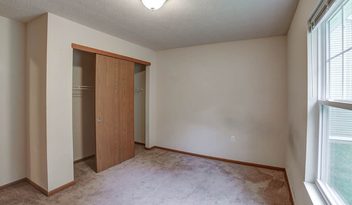 Living room with furniture at Quaker Meadows in Hermitage, Pennsylvania