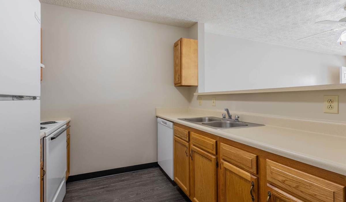 Open layout kitchen at Essex Place North in Sycamore, Ohio