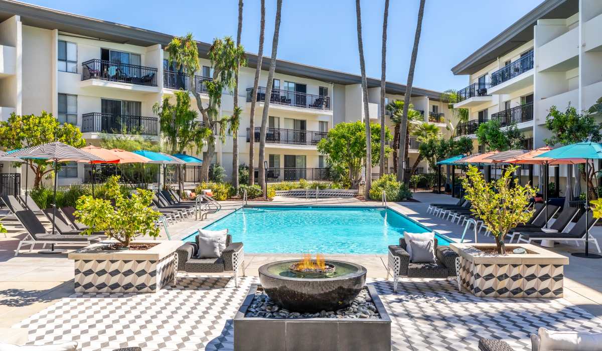 Plaza at Sherman Oaks Fire Pit