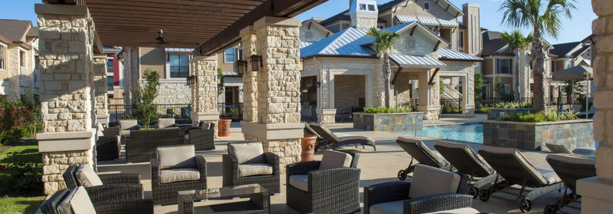 Poolside bbq area at The Crossing at Katy Ranch in Katy, Texas