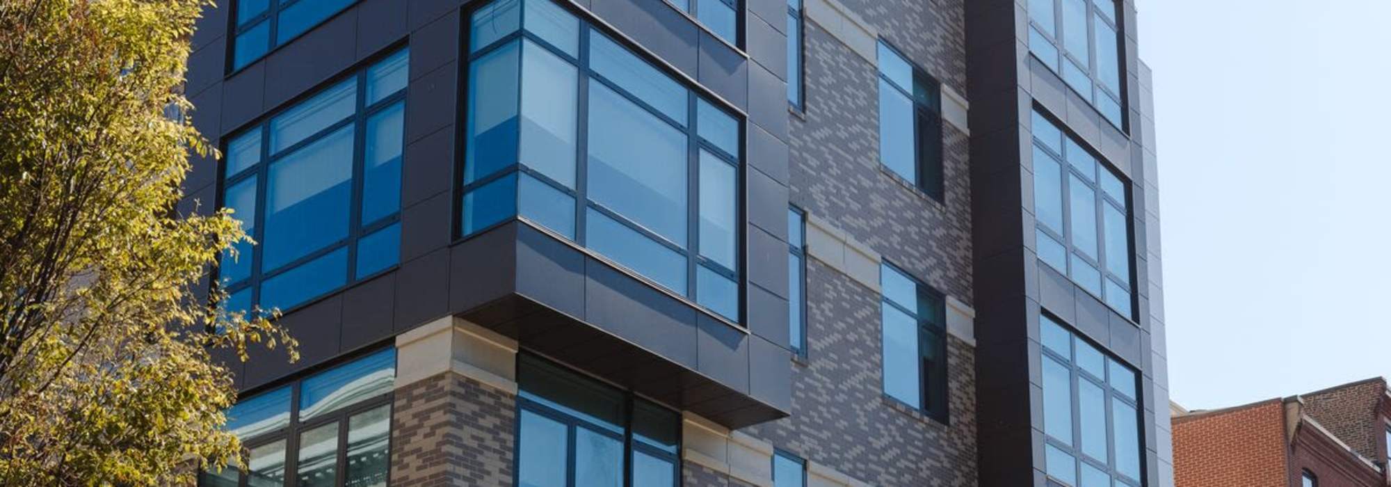 exterior of building at 313 RACE in Philadelphia, Pennsylvania