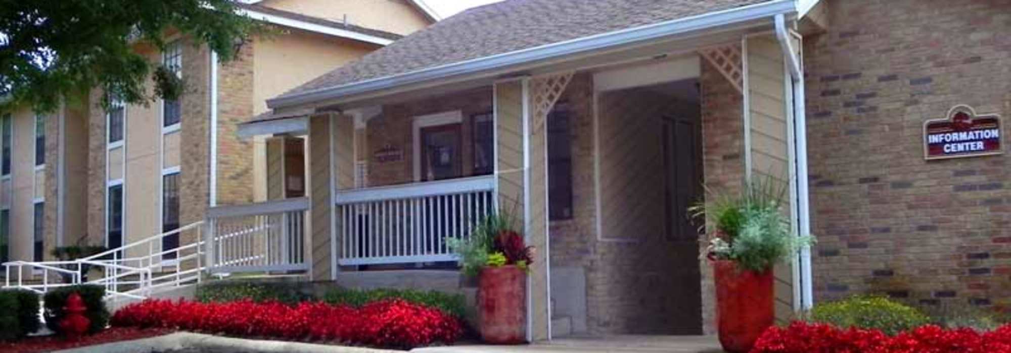 Exterior view of the apartment building at Highcrest in San Marcos, Texas