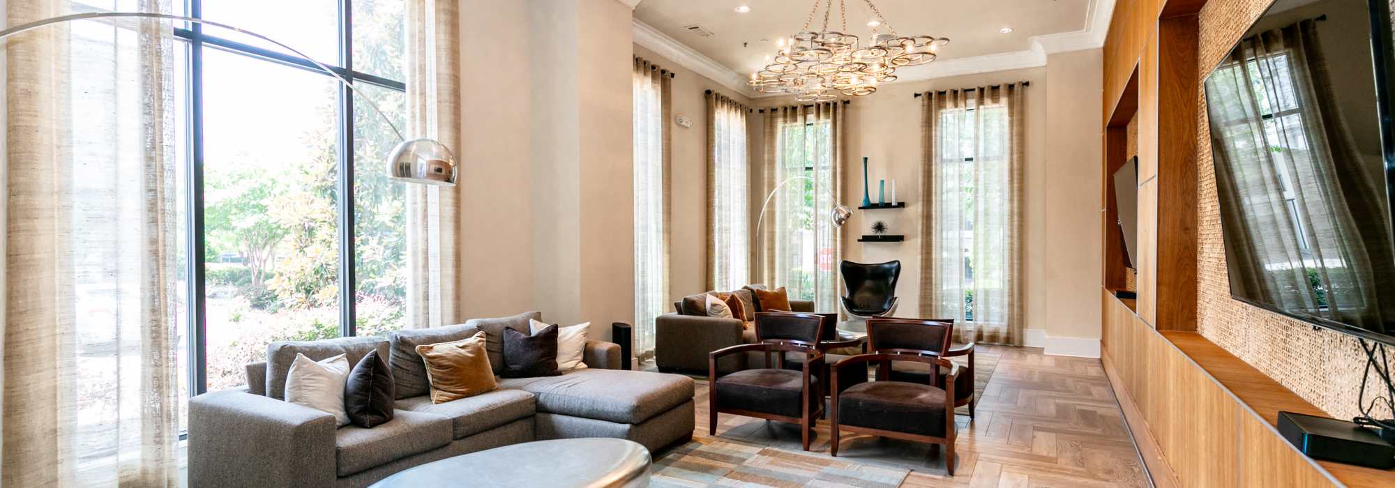 Lounge with Comfortable Seating at Brookleigh Flats in Brookhaven, Georgia
