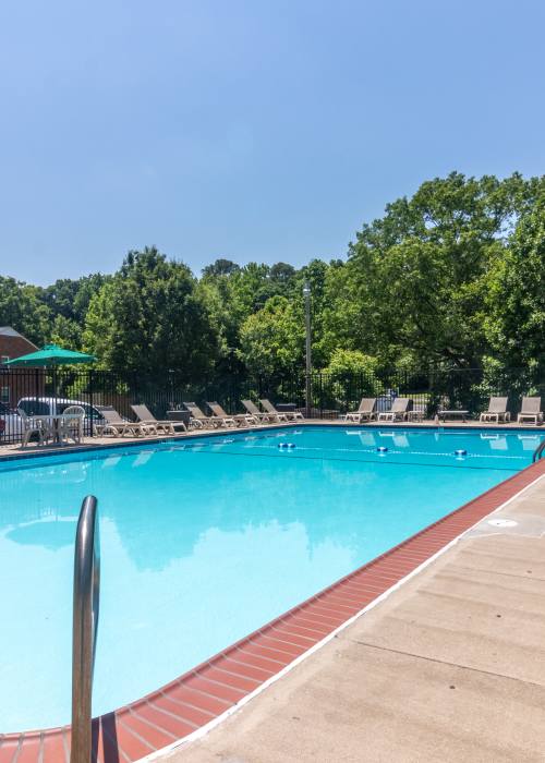 Link to amenities at Landmark at Patterson in Richmond, Virginia