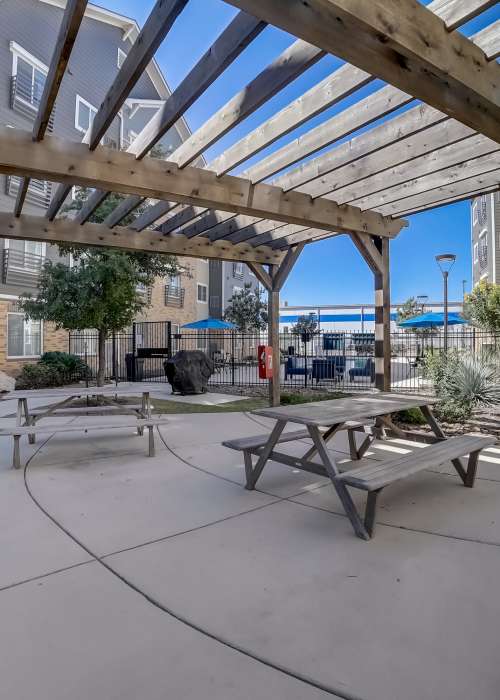 View our amenities at Simplicity at the Rim in San Antonio, Texas