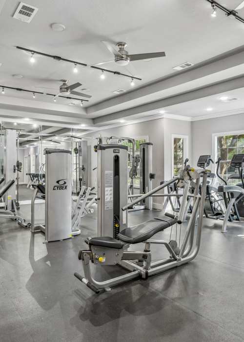 View amenities at 530 Buckingham in Richardson, Texas