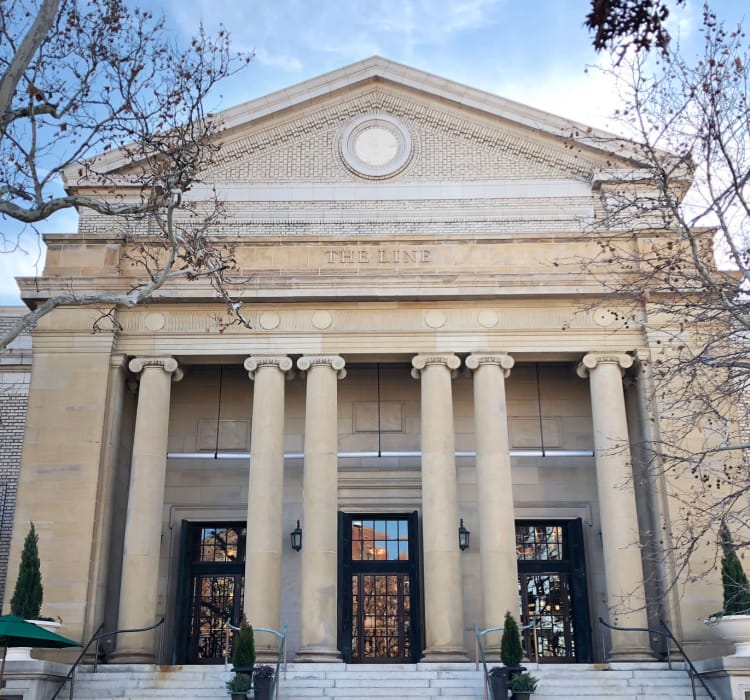 Neighborhood features at AdMo Heights