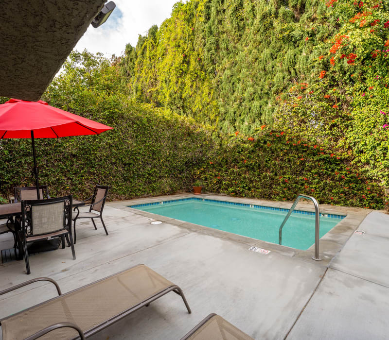 The Ridgeview offers a Spacious Swimming Pool in Northridge, California