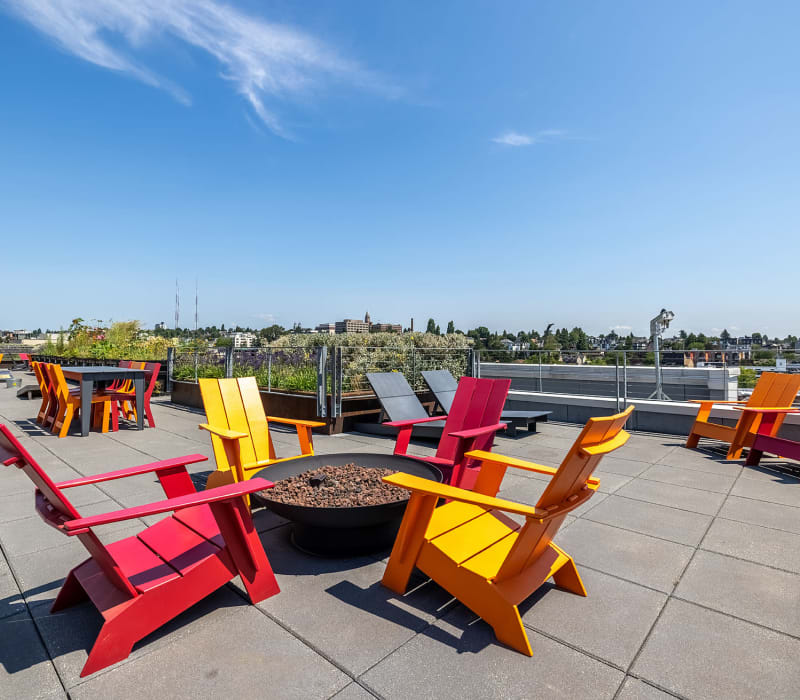 Community rooftop outdoor lounge at Anthem on 12th in Seattle, Washington