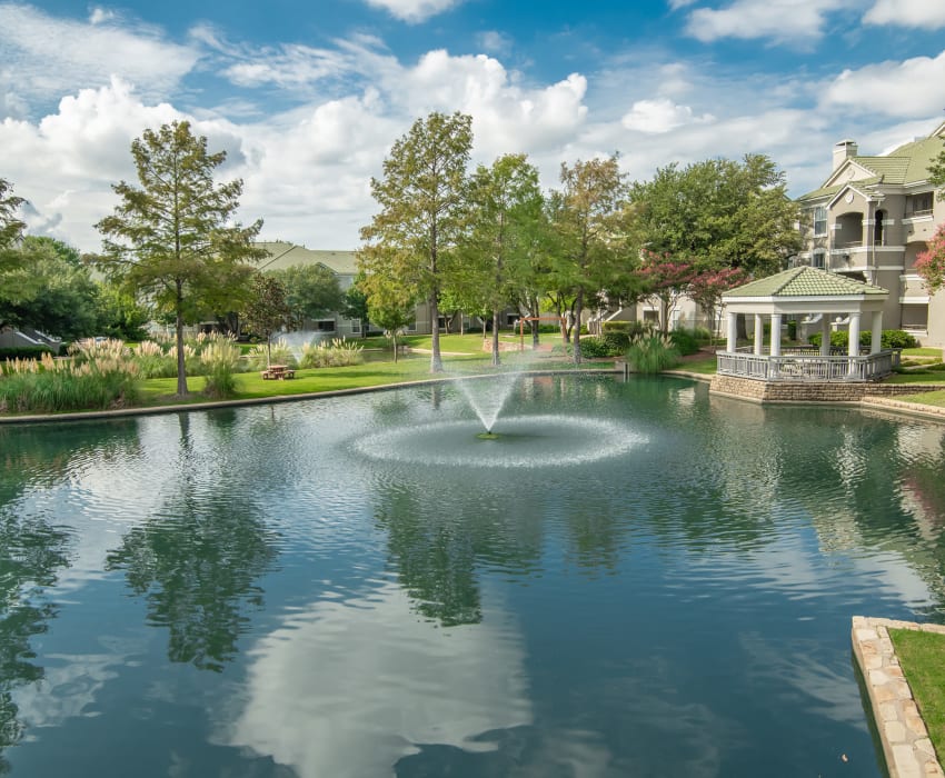 Stunning fountain at Lakeview at Parkside in Farmers Branch, Texas