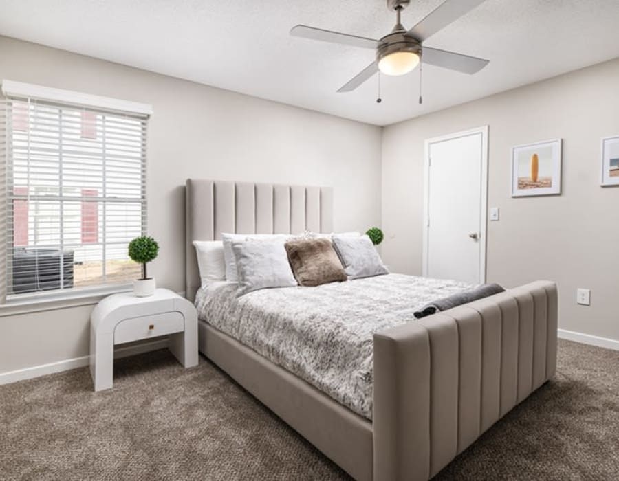 Secondary bedroom with a twin bed in it at Indigo at 61 in Robinsonville, Mississippi