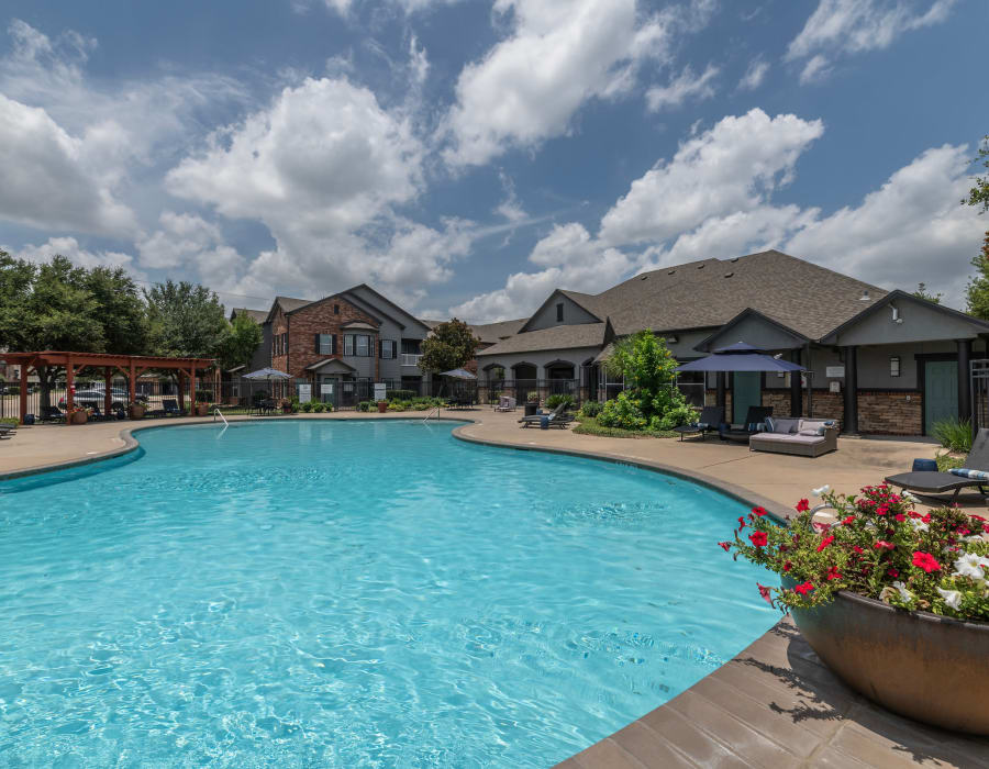 Exciting Community pool at The Spencer Park Row in Houston, Texas