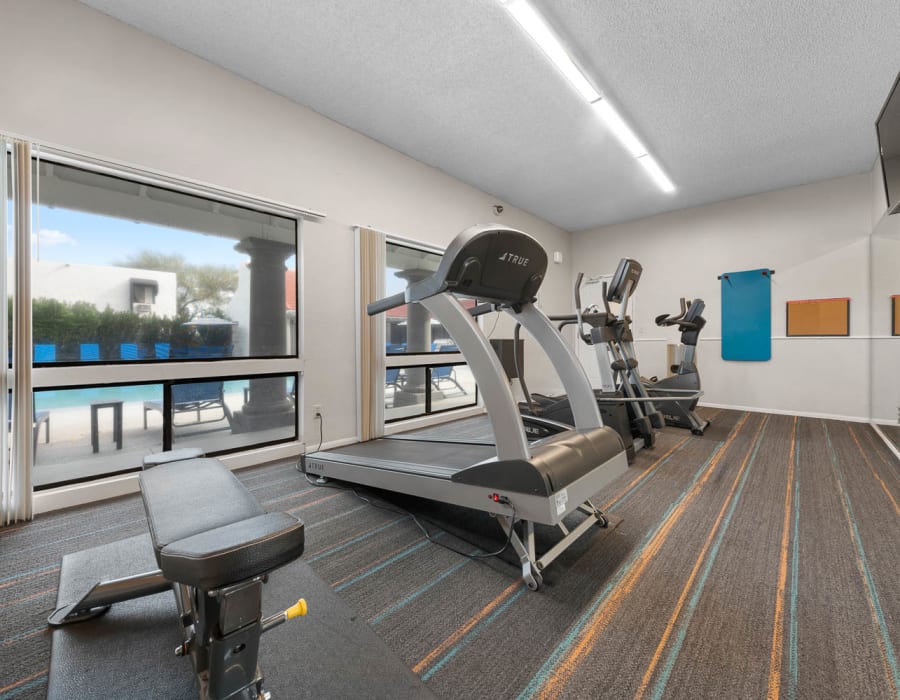 The fitness center at Vista Montana Apartments in Tucson, Arizona
