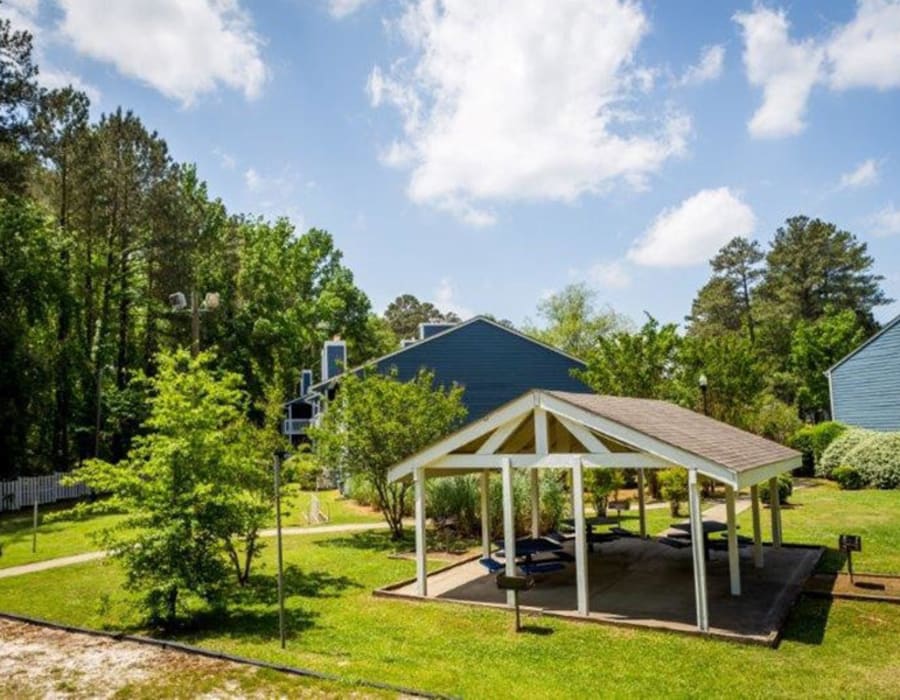 Covered picnic area at Acasă Prosper Fairways in Columbia, South Carolina