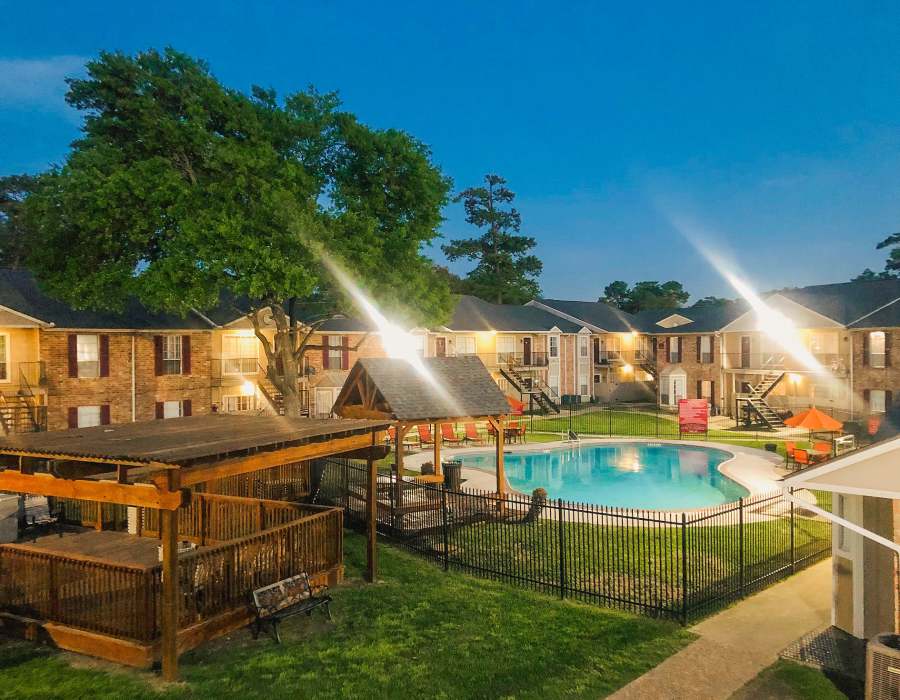 Vibrant community at Oaks of Wimbledon in Spring, Texas, 