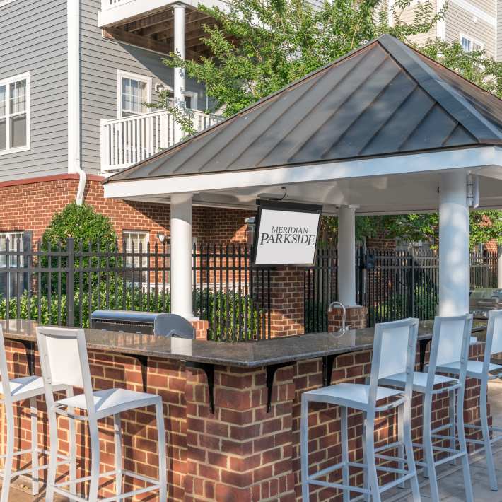 Outdoor cabana and entertaining kitchen at Meridian Parkside, Newport News, Virginia